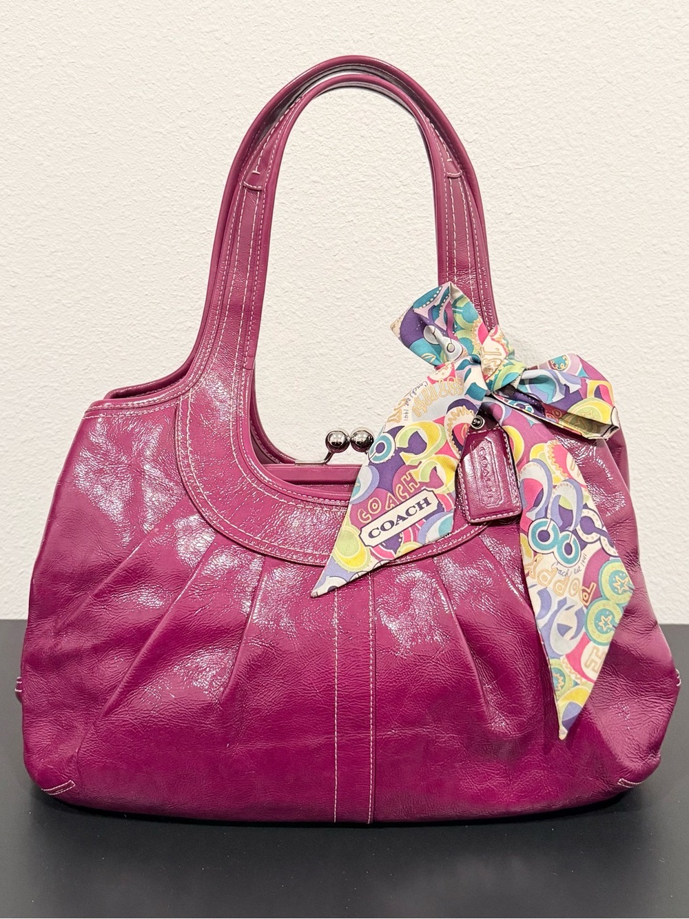 💜 Coach Ergo Pleated Kisslock Berry Magenta Patent Leather Handbag - EUC!